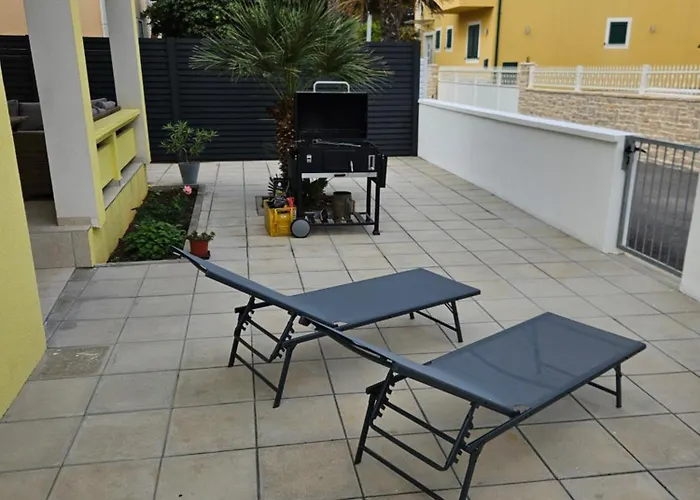 Dalmara Prezida Apartamento *