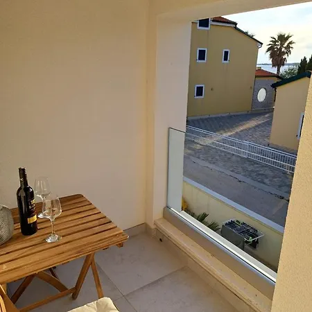 Mala Smokva Prezida ヴィル