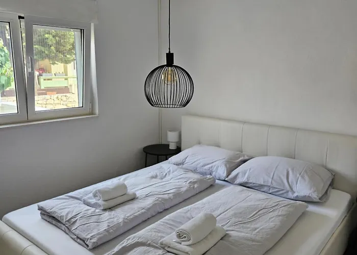 Dalmara Prezida Apartman *